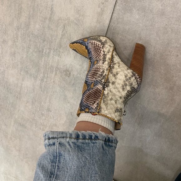 STEVE MADDEN Trista -S Multi snake ankle boots - Picture 5 of 12